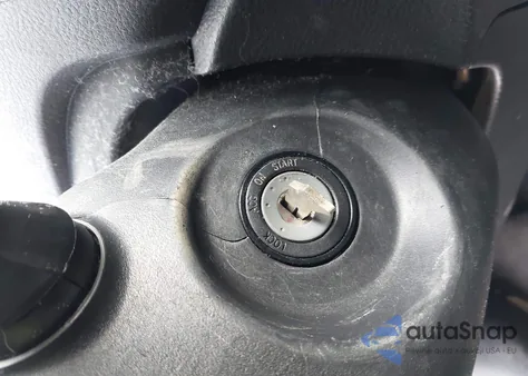 2010 Toyota Yaris z USA, uszkodzony, nr VIN JTDBT4K34A1380227